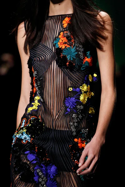 Look 77